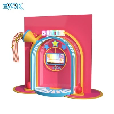 Parco giochi con scivolo soft play interattivo per bambini colorati
